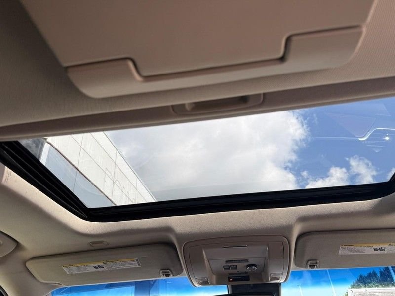 Used 2016 Pearl Chevrolet LTZ image 16