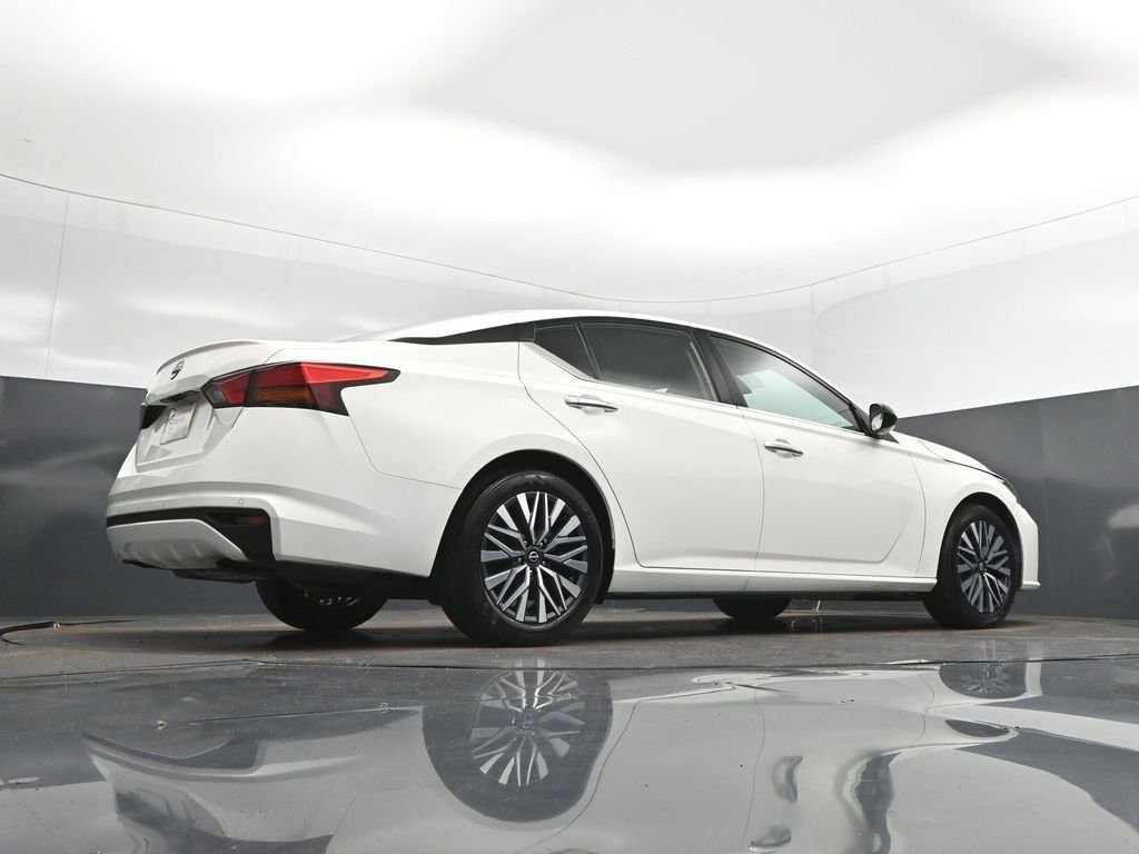 2025 Nissan Altima SV - Photo 41