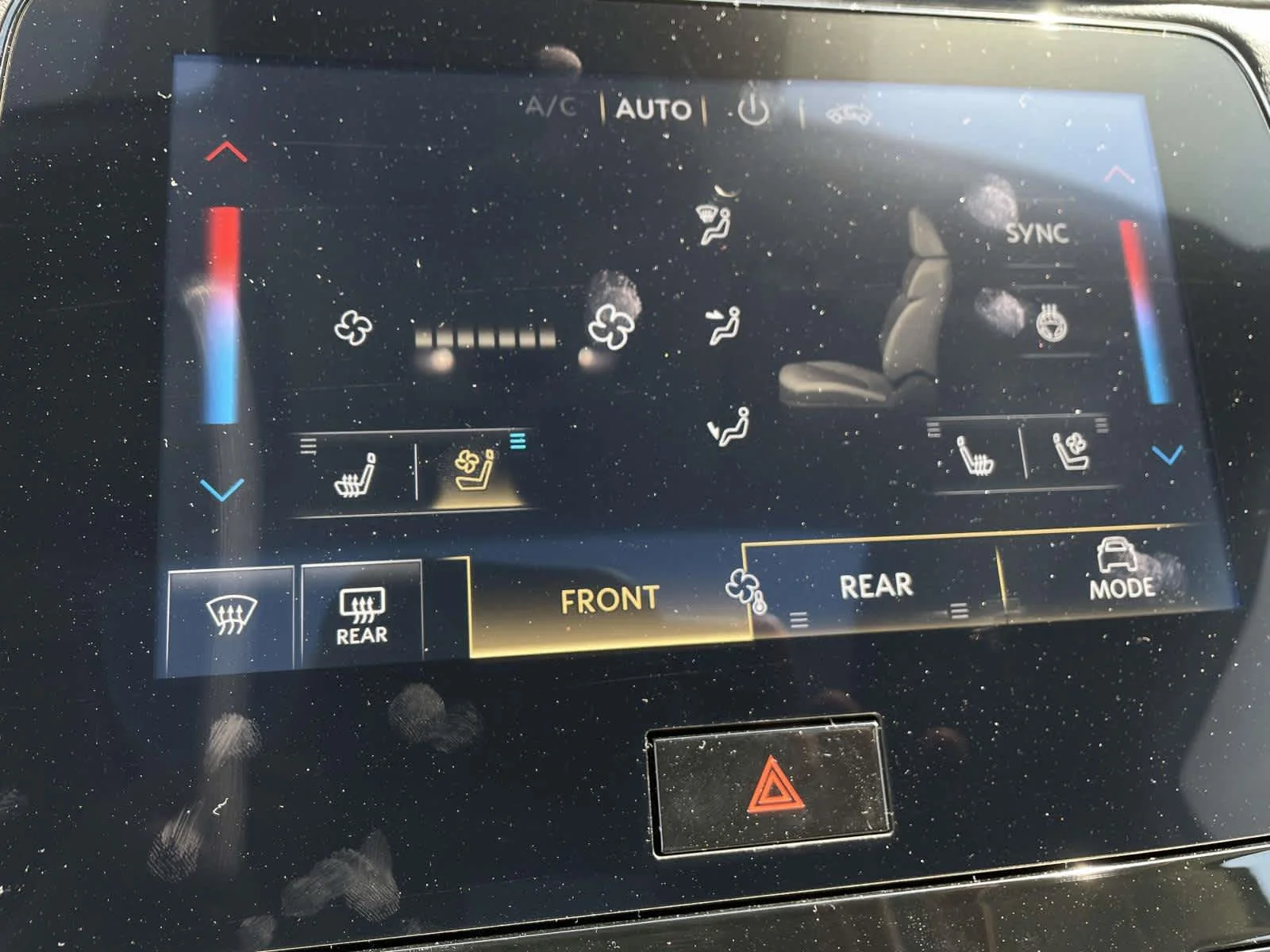 New 2026 Radiant White INFINITI LUXE image 31