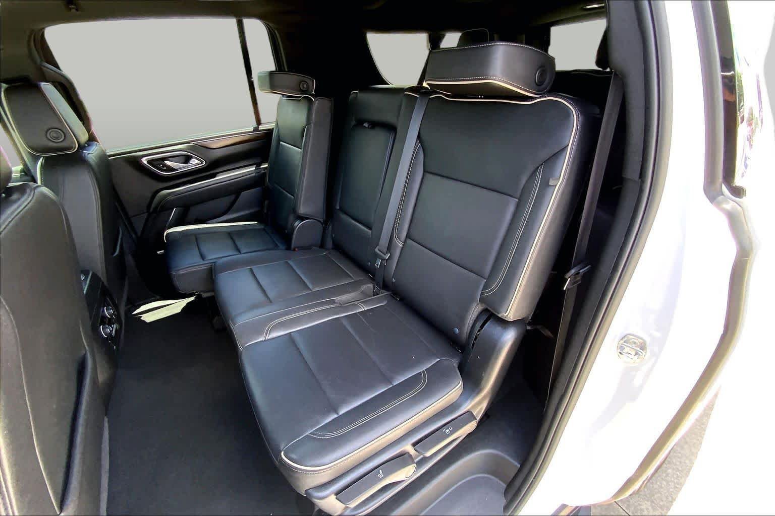 Used 2024 Summit White Chevrolet Premier image 20