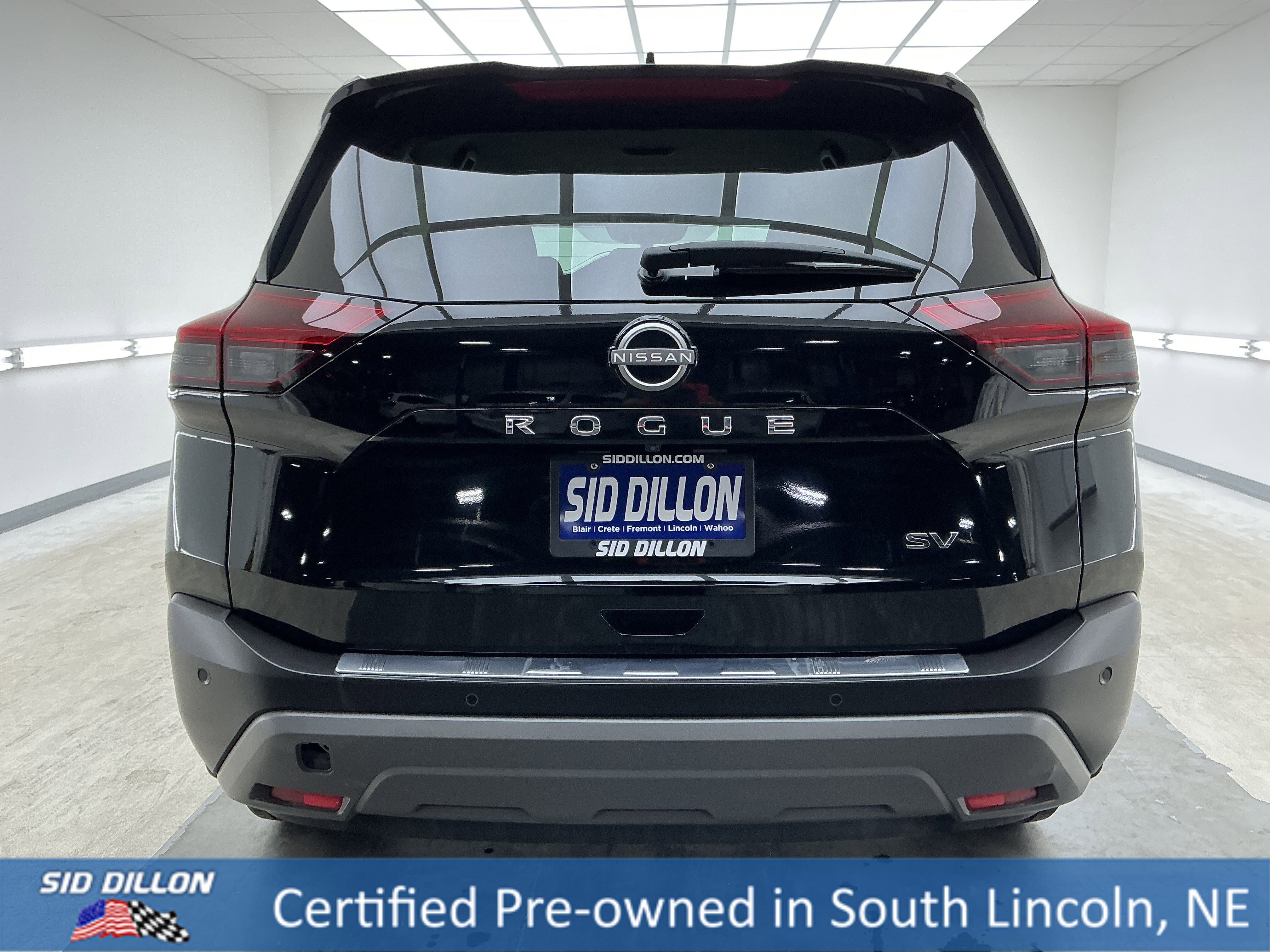 View vehicle photo 5