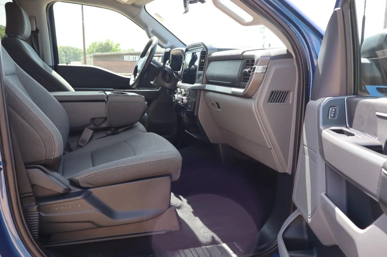 Used 2025 Atlas Blue Ford XLT image 30