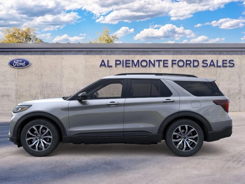 New 2026 Carbonized Gray Metallic Ford ST-Line image 3