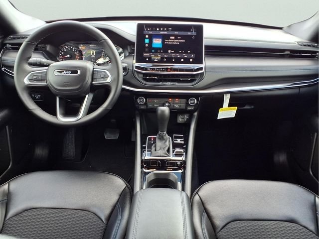 New 2026 Red Hot Pearlcoat Jeep Latitude image 11