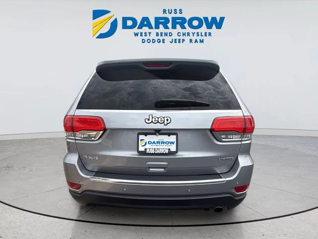 Used 2018 Silver Jeep Limited image 4