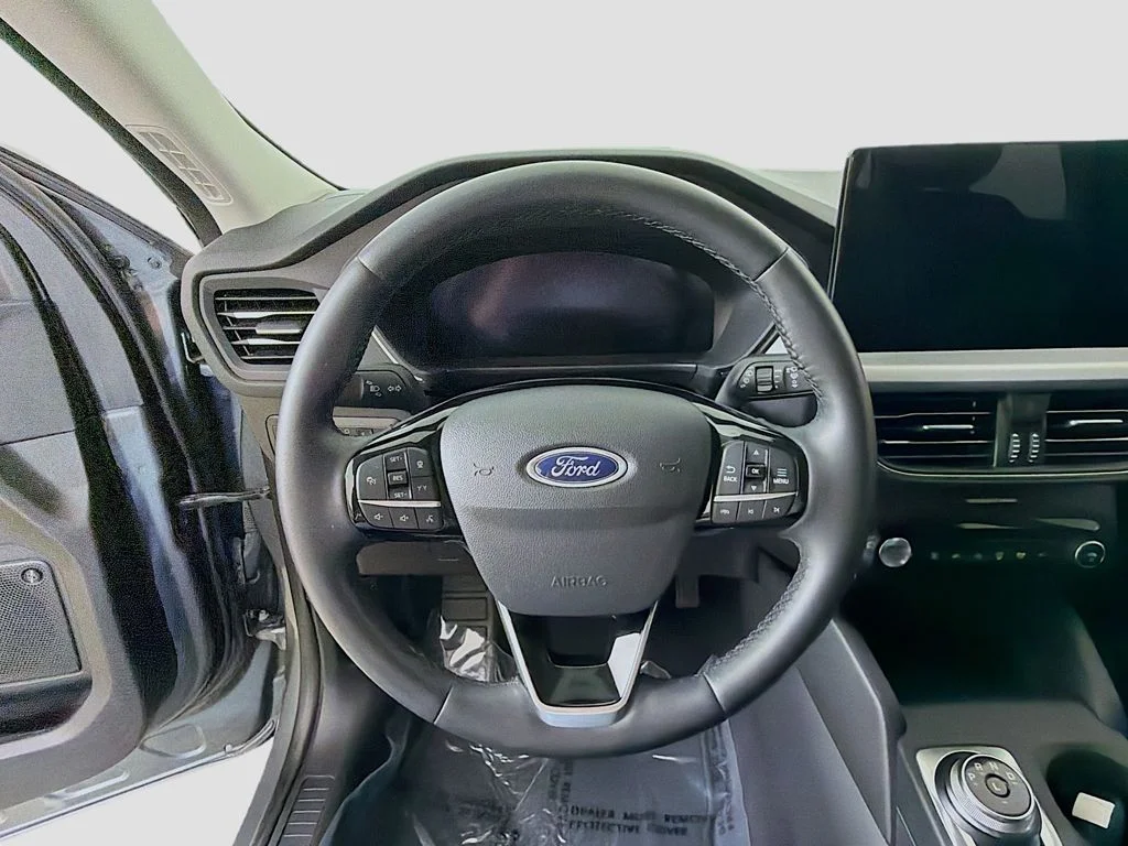 Used 2023 Carbonized Gray Metallic Ford Platinum image 33