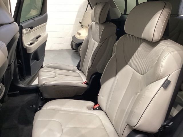 Used 2024 White Hyundai Calligraphy image 25