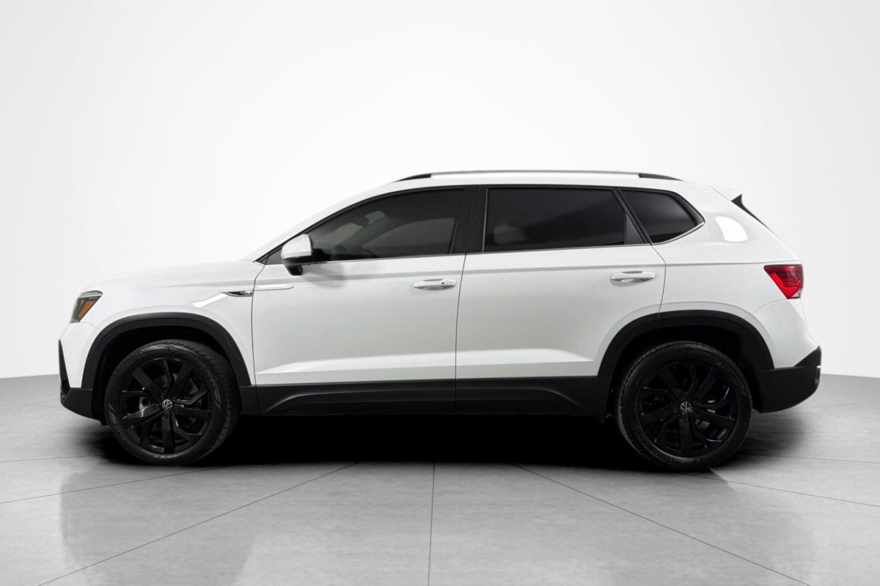 Used 2022 WHITE Volkswagen SE image 2