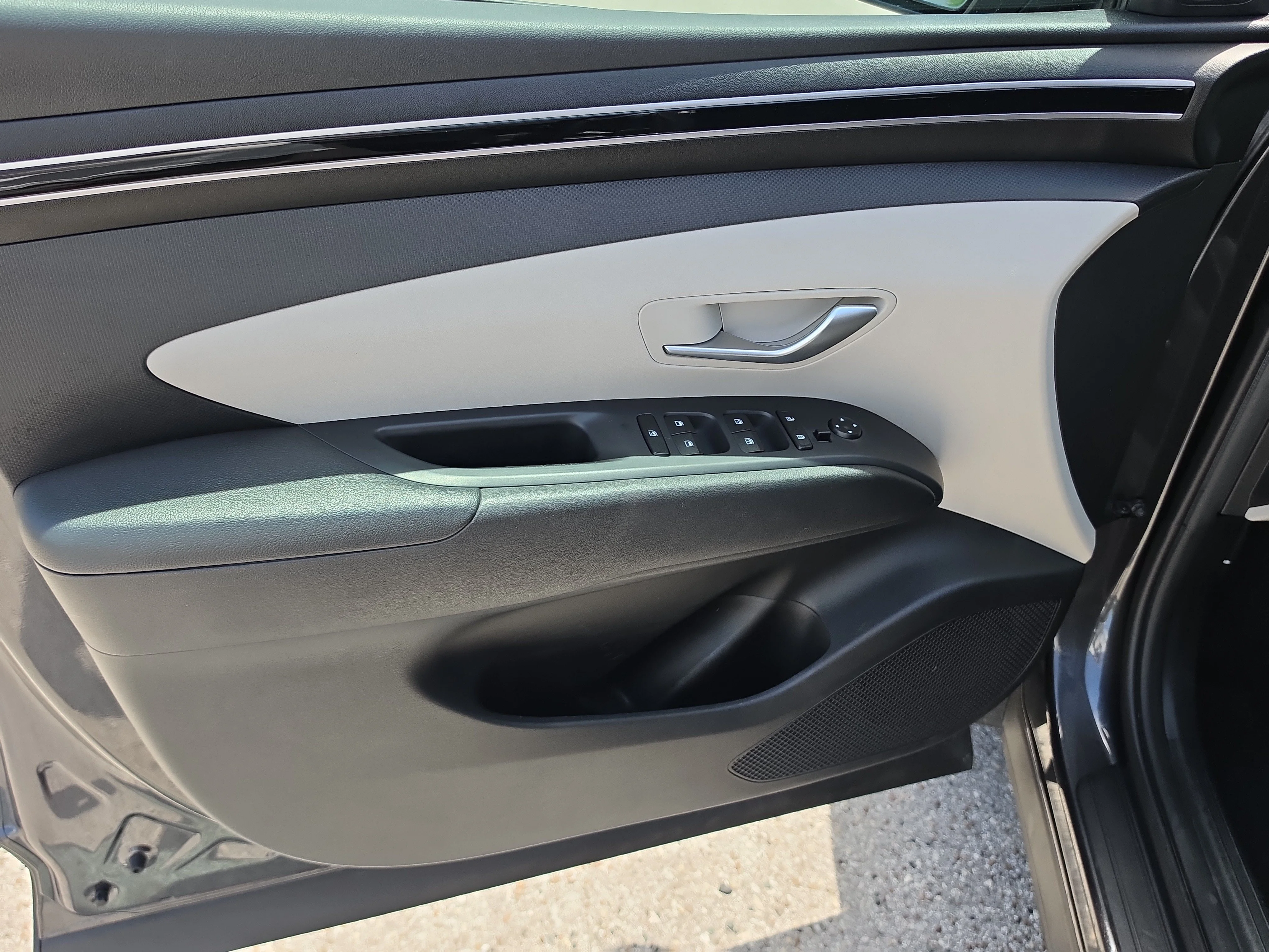 Used 2023 Portofino Gray Hyundai SEL image 18