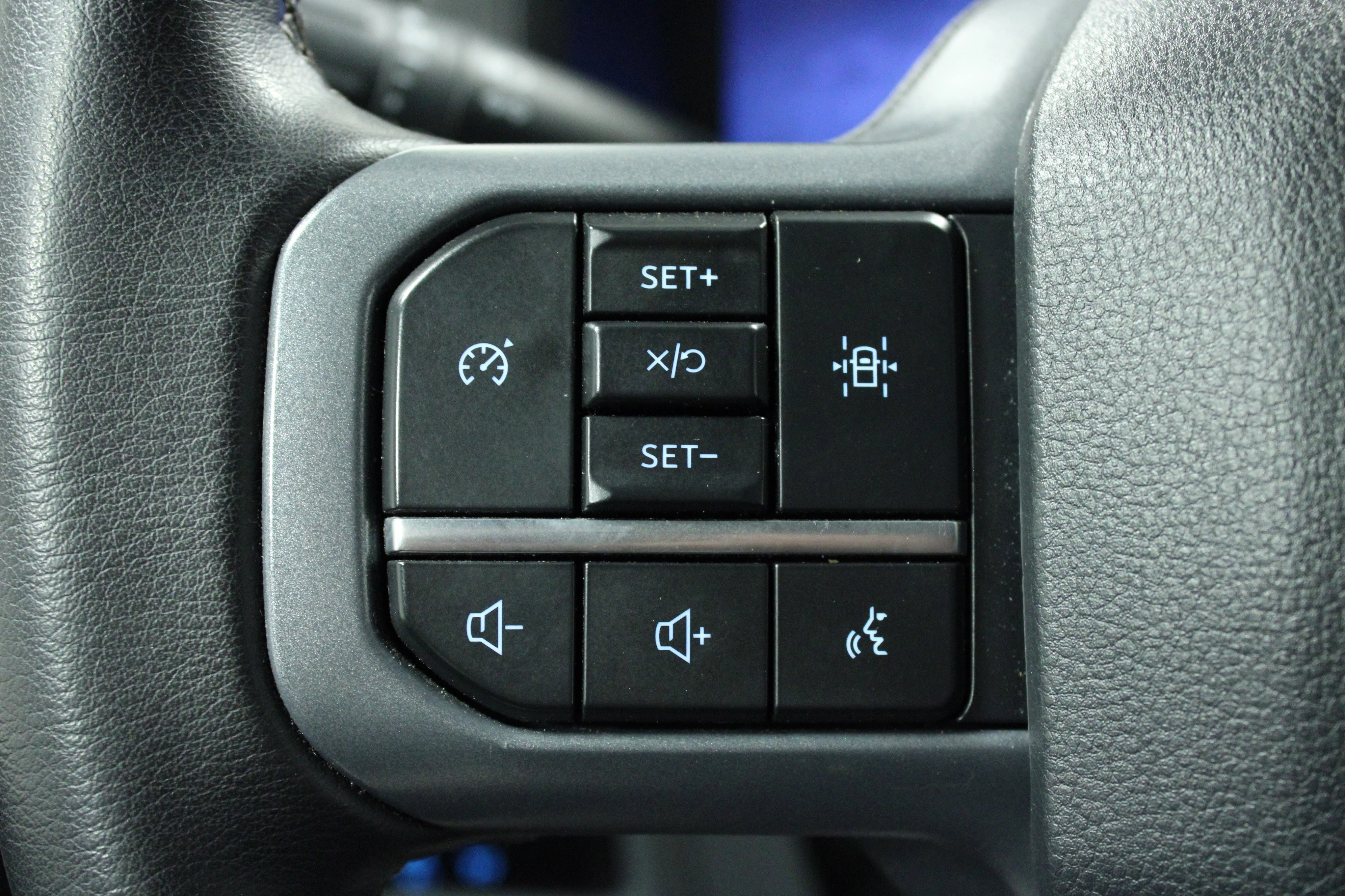 Used 2025 Carbonized Gray Metallic Ford XLT image 20