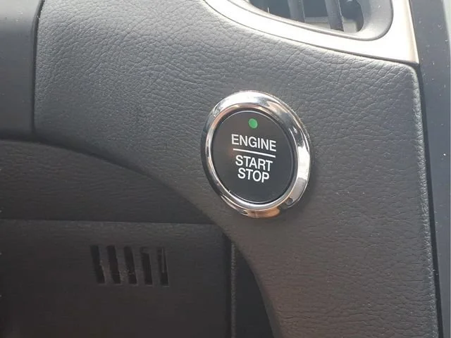 Used 2024  Ford SEL image 12