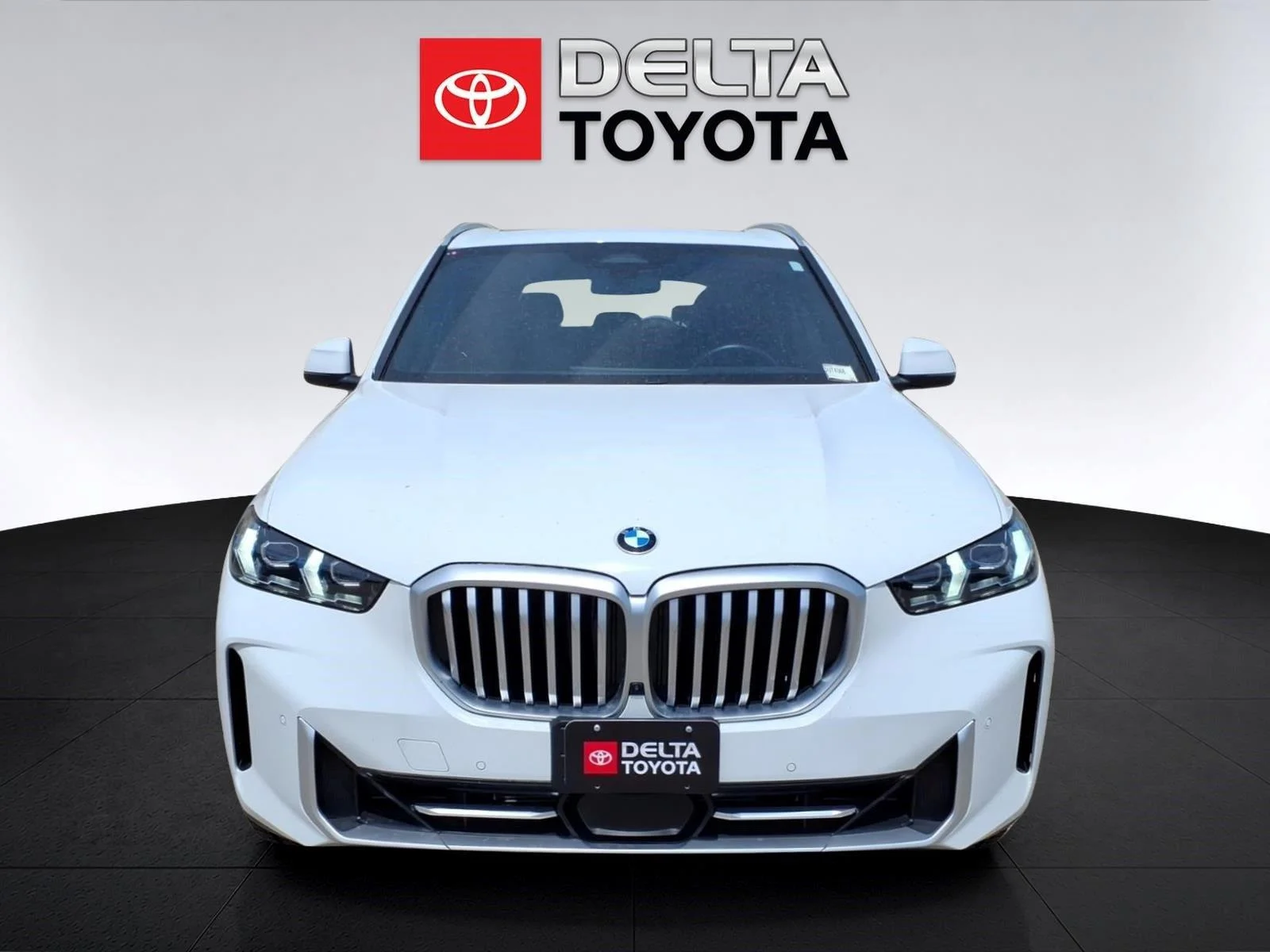 Used 2026 Alpine White BMW sDrive40i image 8
