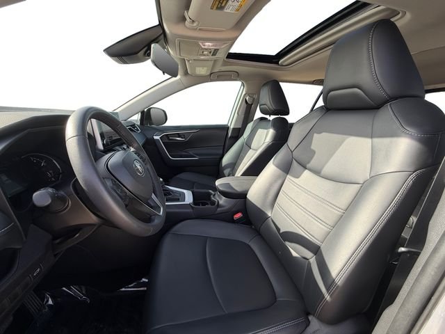 Used 2025 Beige Toyota XLE Premium image 10
