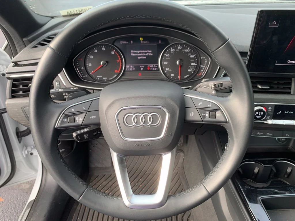 Used 2025 Glacier White Audi 45 S line Premium image 15