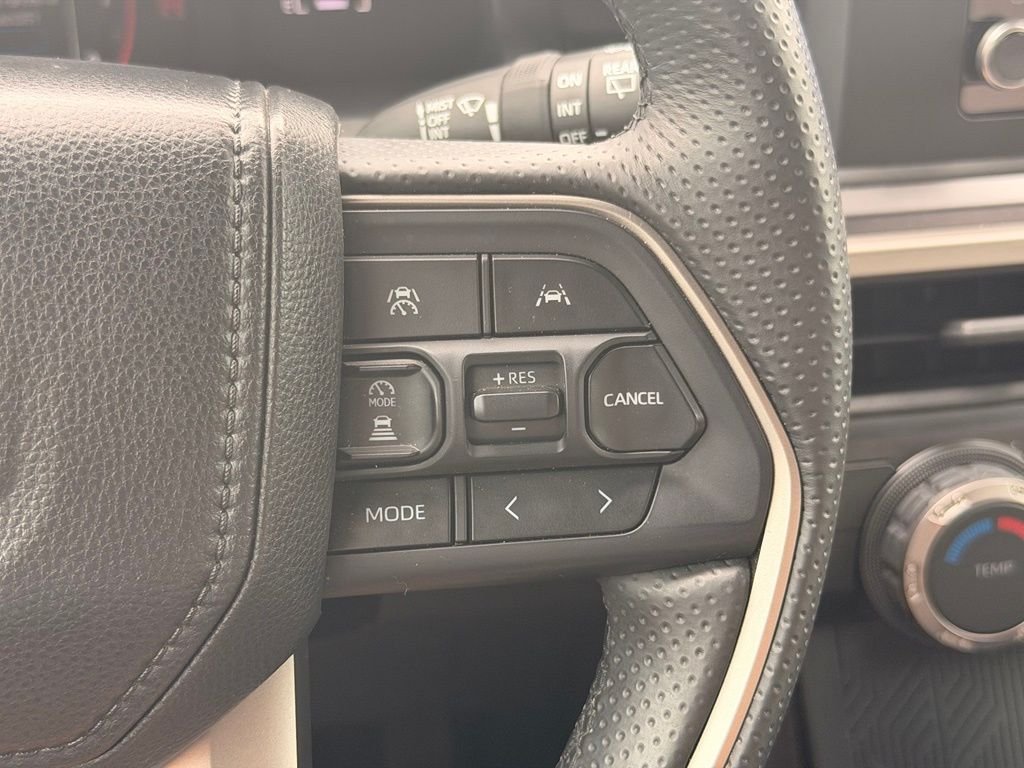 Used 2025  Toyota SR5 image 28