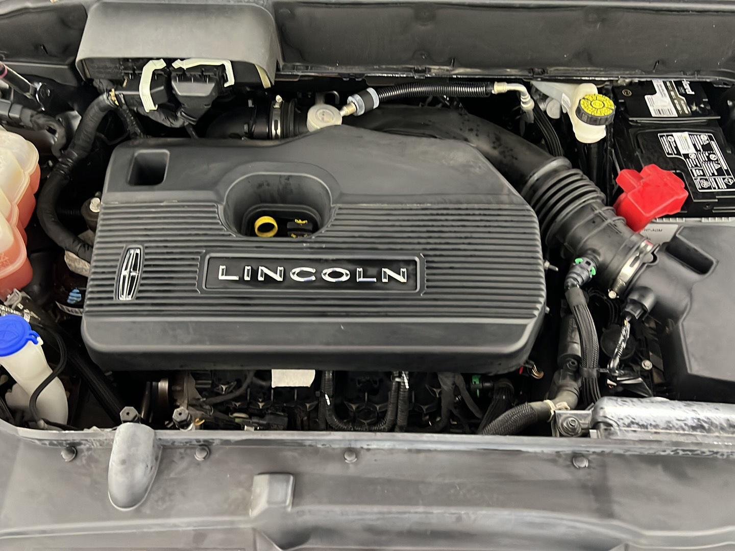 Used 2019 Blue Diamond Lincoln Reserve image 24