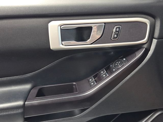 Used 2020 Silver Ford XLT image 32