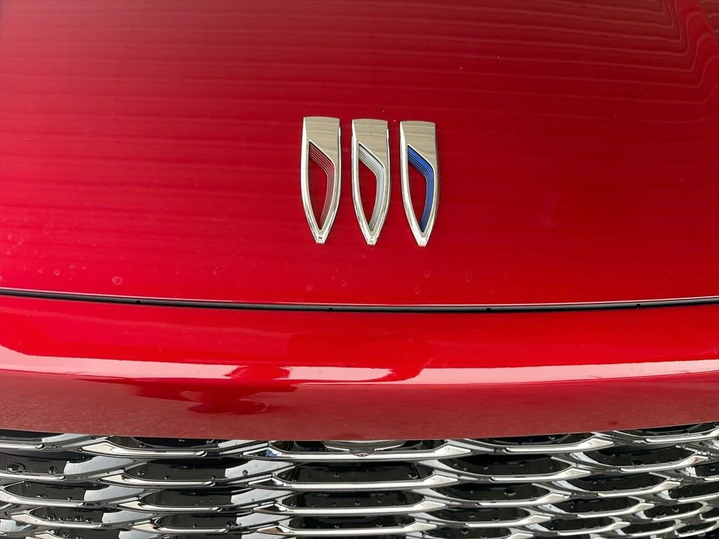 New 2026 Cherry Red Tintcoat Buick Avenir image 36