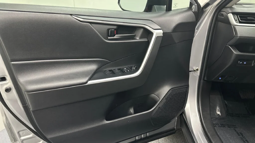 Certified Used 2022 Silver Toyota LE image 17