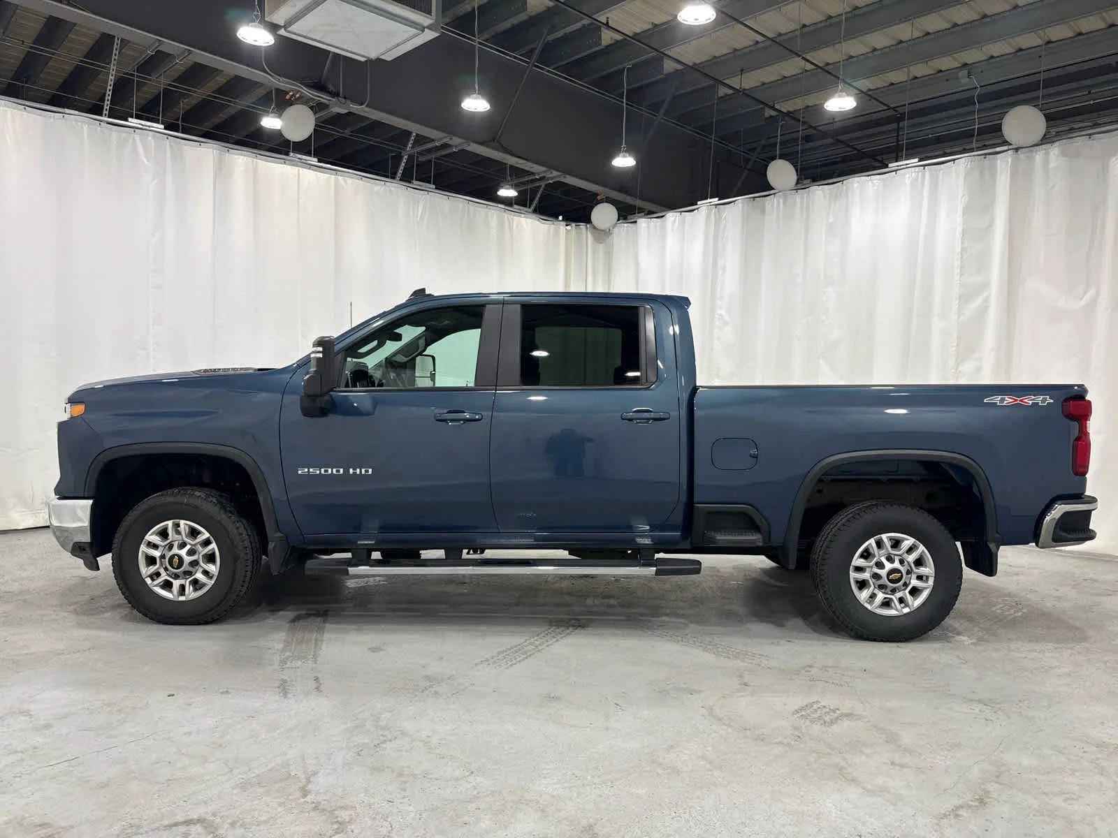 Used 2026 Lakeshore Blue Metallic Chevrolet LT image 2