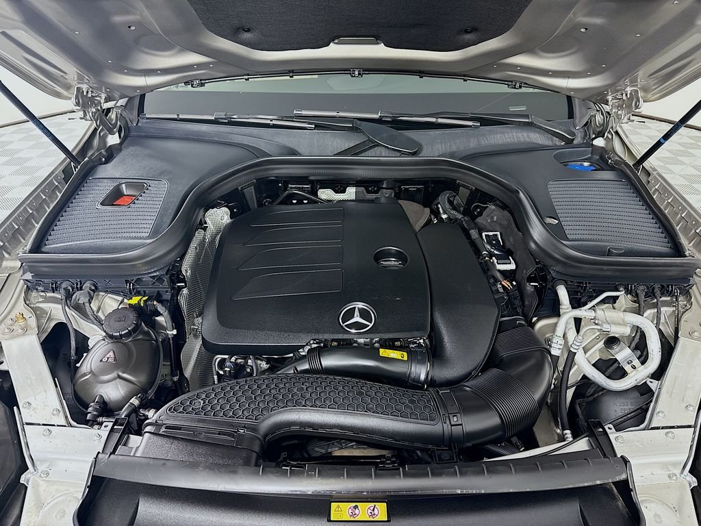 Used 2021  Mercedes-Benz GLC 300 image 29