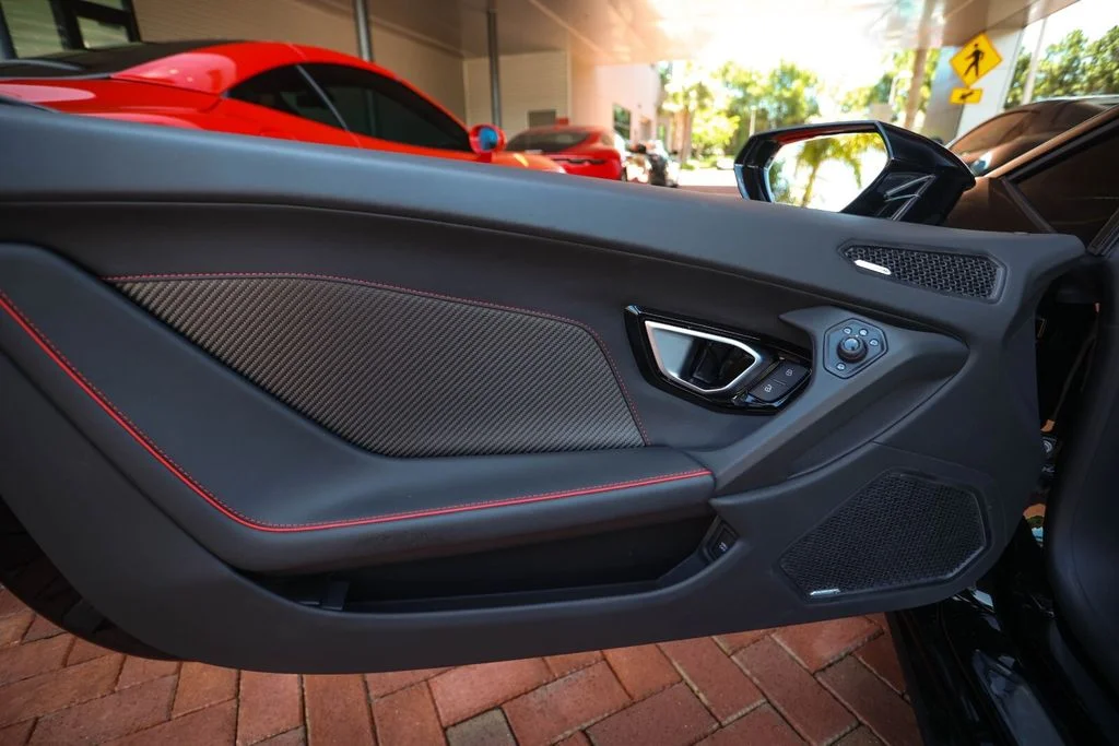 Used 2020 Nero Noctis Lamborghini Base image 46