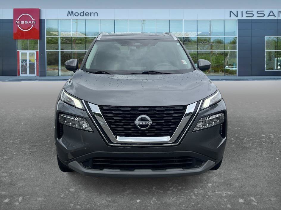 Used 2023 Gun Metallic Nissan SV image 2