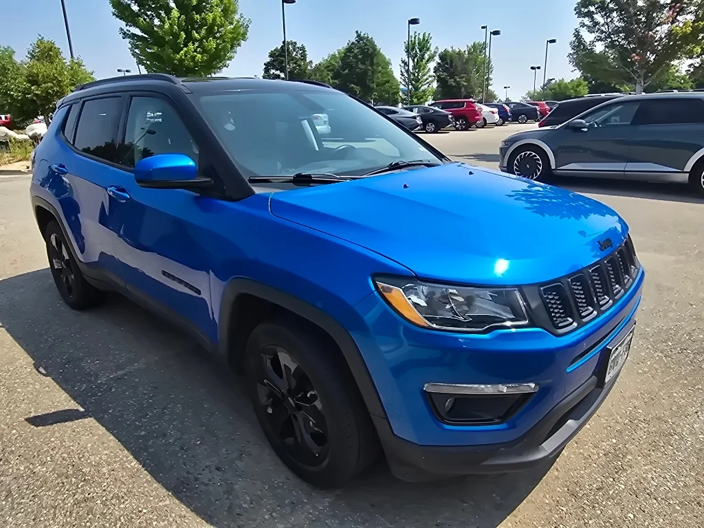 Used 2019 Laser Blue Pearlcoat Jeep Altitude image 17