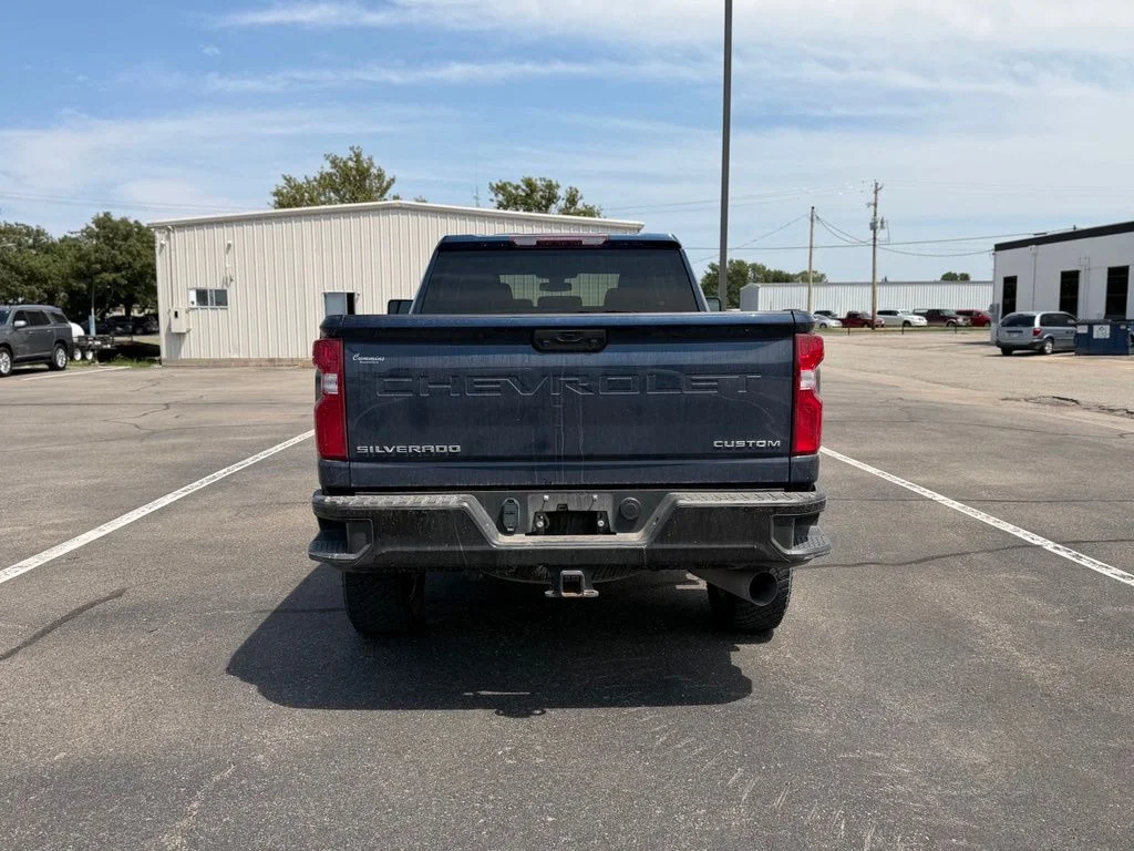 Used 2021 Blue Chevrolet Custom image 4
