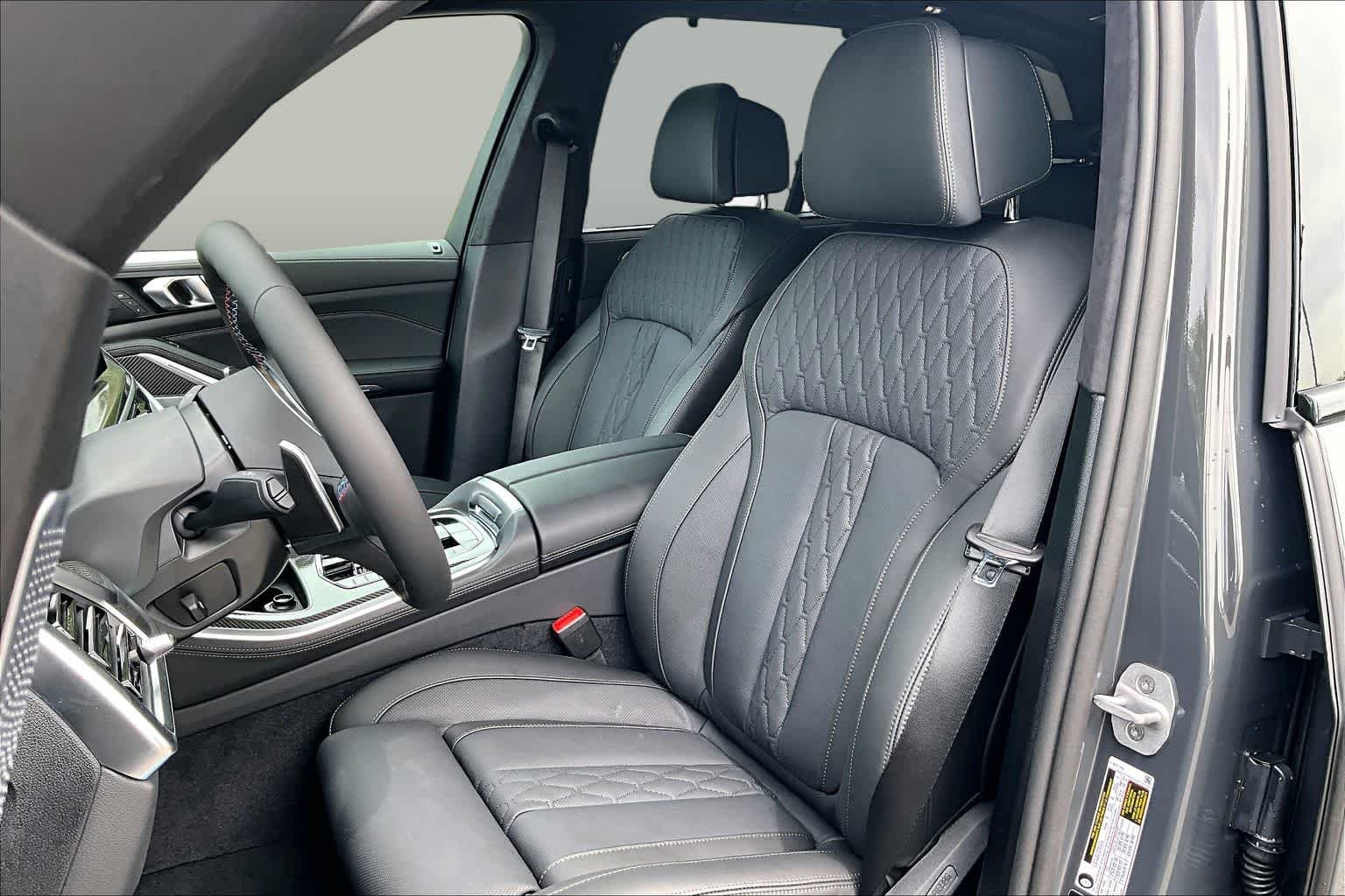 2026 BMW X5 M60i - Photo 7