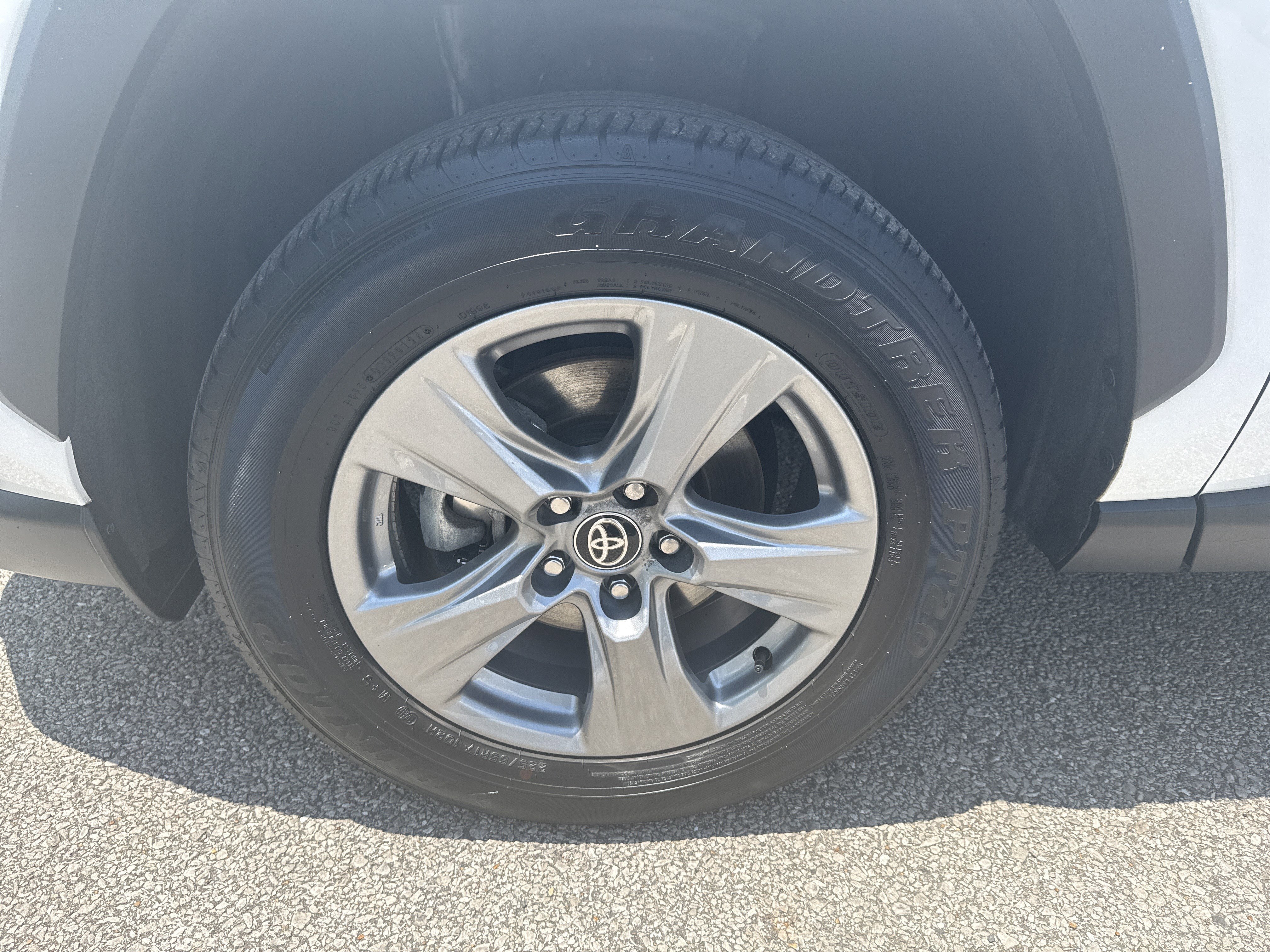 Used 2024 White Toyota XLE image 12