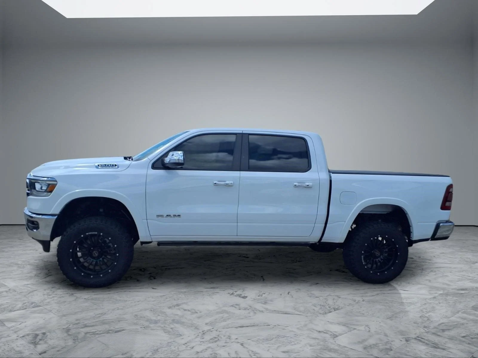 Used 2022 Bright White Clearcoat Ram Laramie image 4