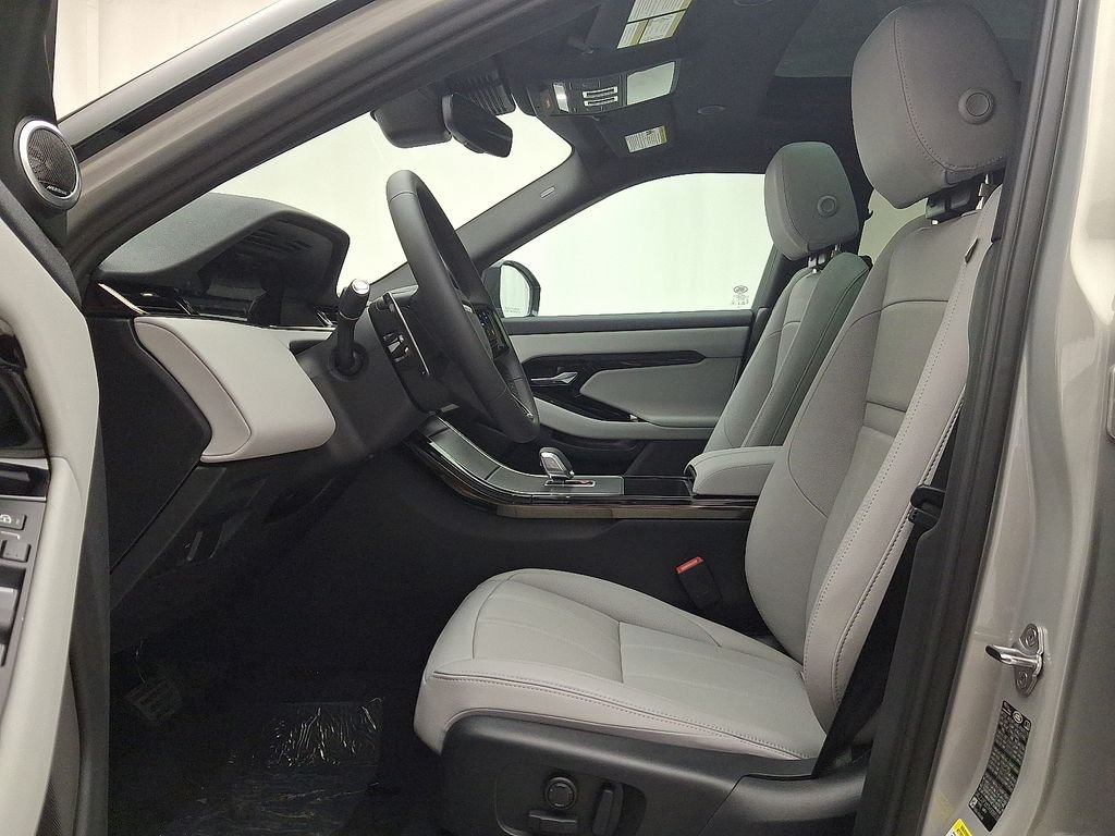 New 2026 Seoul Pearl Silver Land Rover S image 10