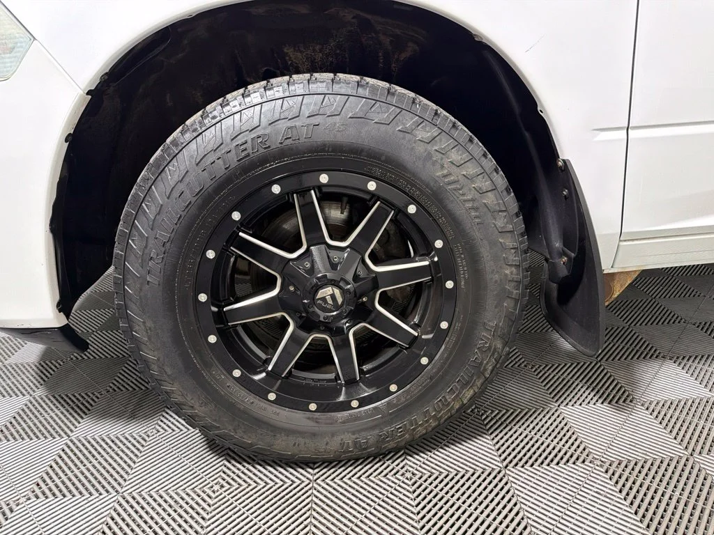 Used 2012 Bright White Ram Sport image 21