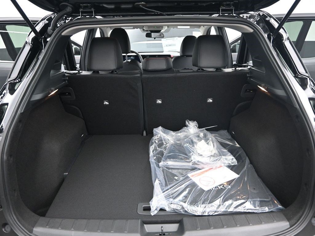 Certified Used 2026 Super Black Nissan SR image 11