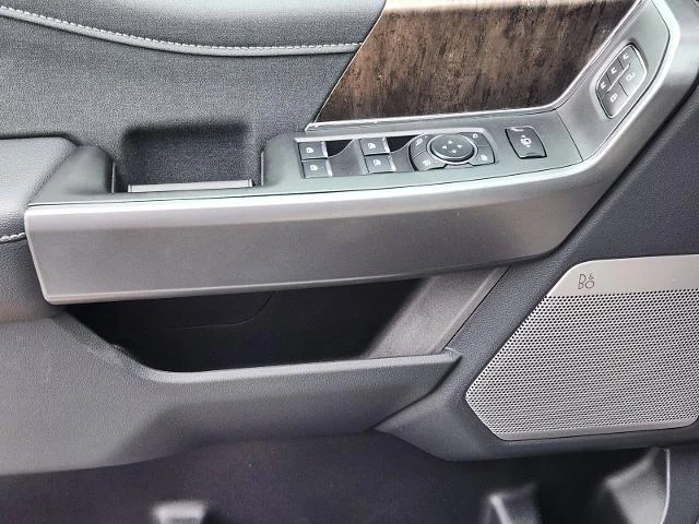 New 2026 Star White Metallic Tri-Coat Ford F-250® Lariat® image 43
