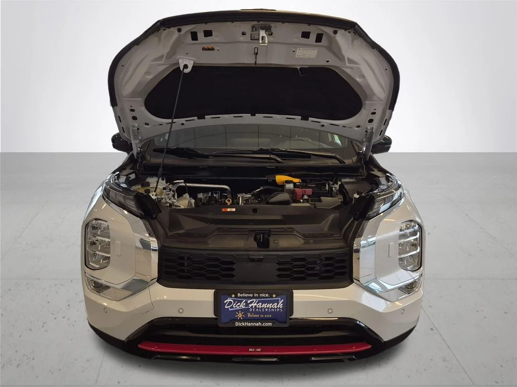 Used 2024 White Mitsubishi SE Ralliart image 4