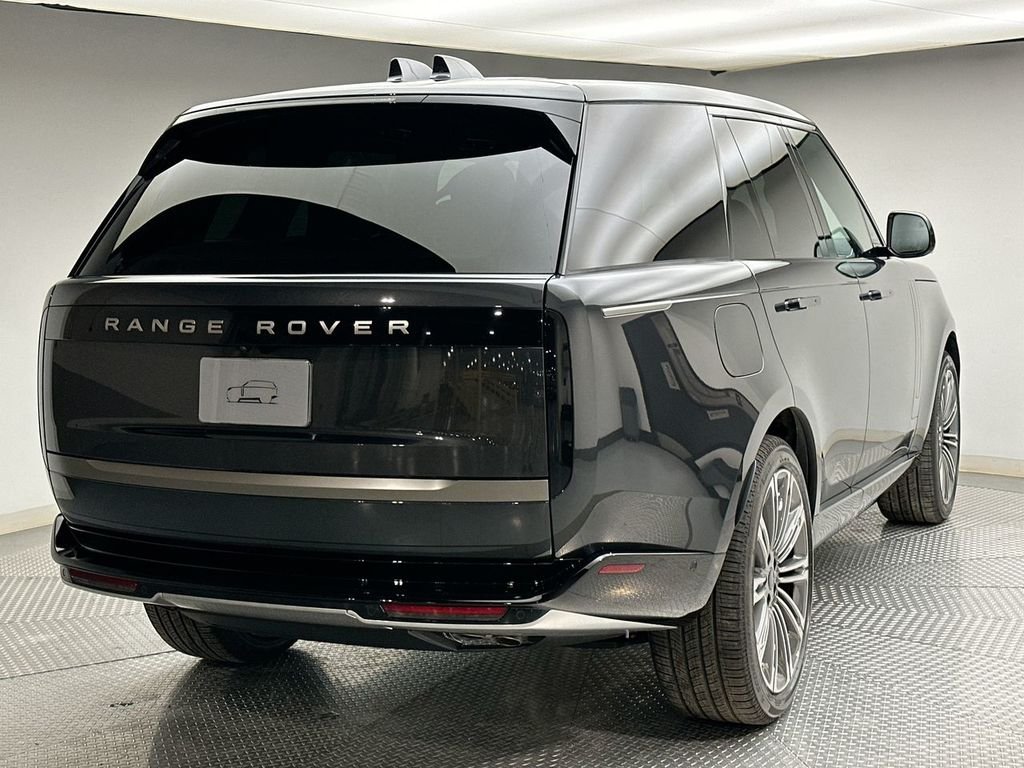 New 2026 Carpathian Gray Premium Metallic Land Rover SE image 13