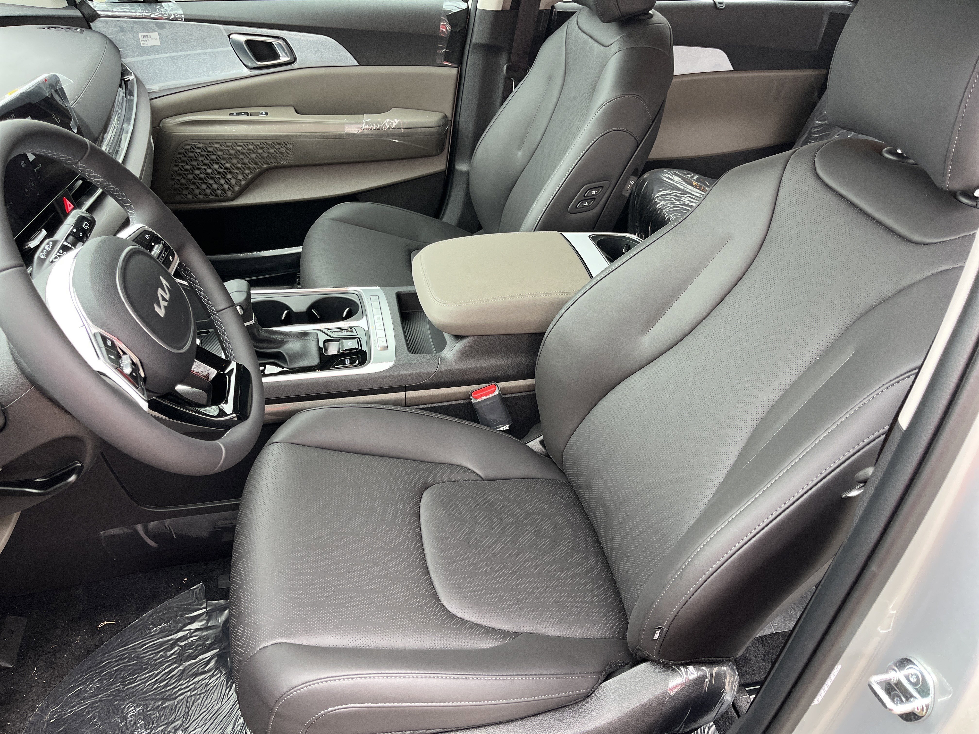 New 2026 Ivory Silver Kia EX image 18