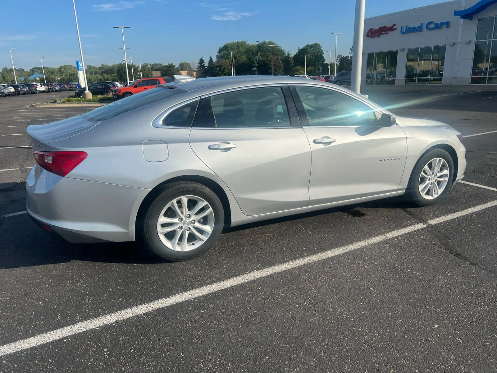 Used 2017 Silver Ice Metallic Chevrolet LT image 5