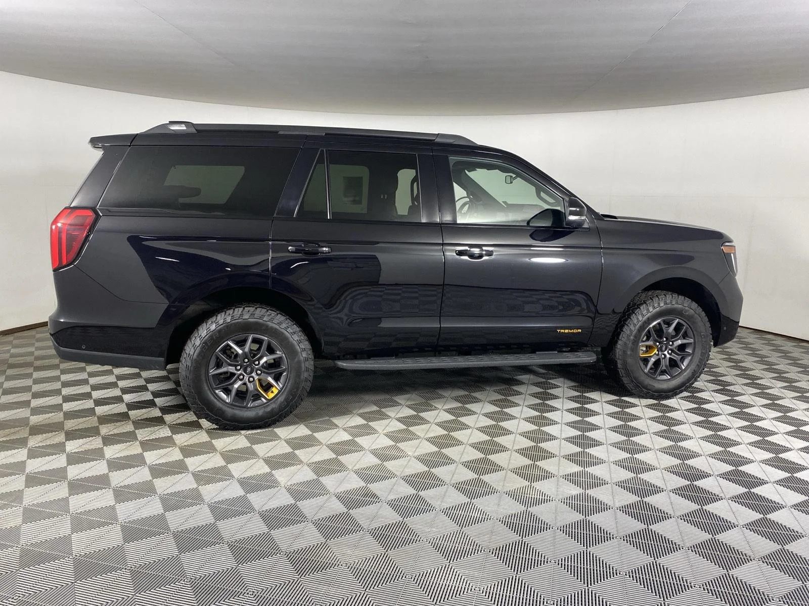New 2025 Agate Black Metallic Ford TREMOR® image 8