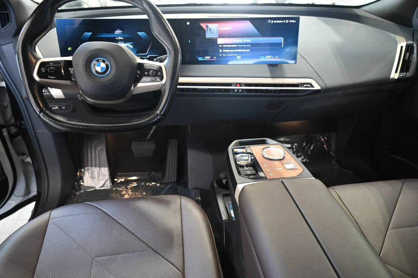 Used 2023 Alpine White BMW xDrive50 image 17