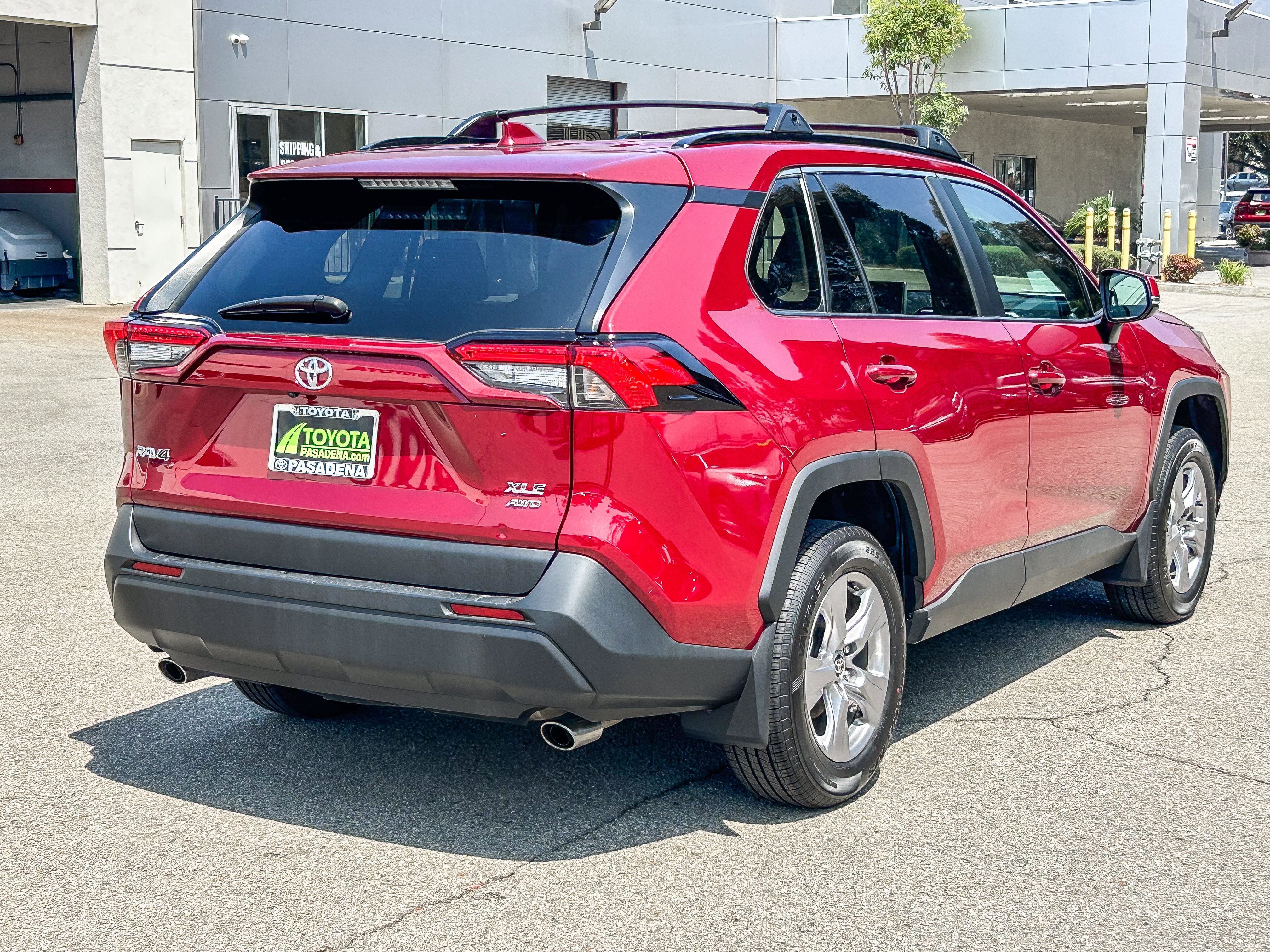 Used 2025 RUBY FLARE PEARL TOYOTA TRUCK XLE image 6