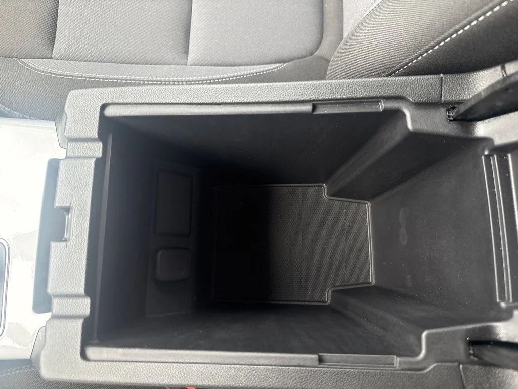 Used 2025 White Chevrolet LT image 38