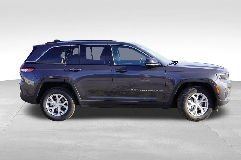 Certified Used 2023 Gray Jeep Limited image 3