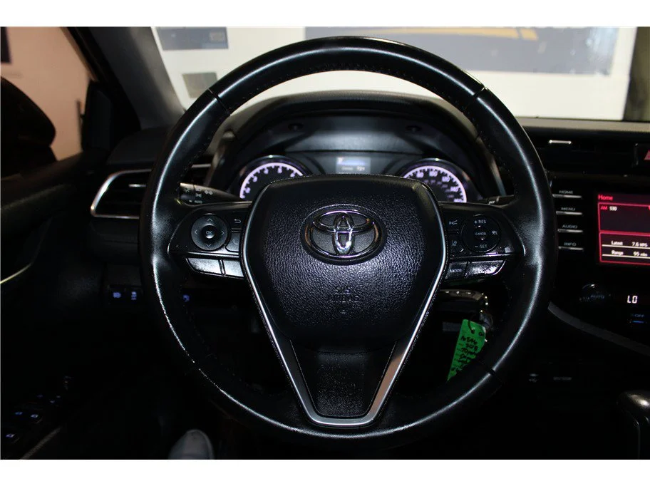 Used 2018 Black Toyota SE Sedan 4D image 26