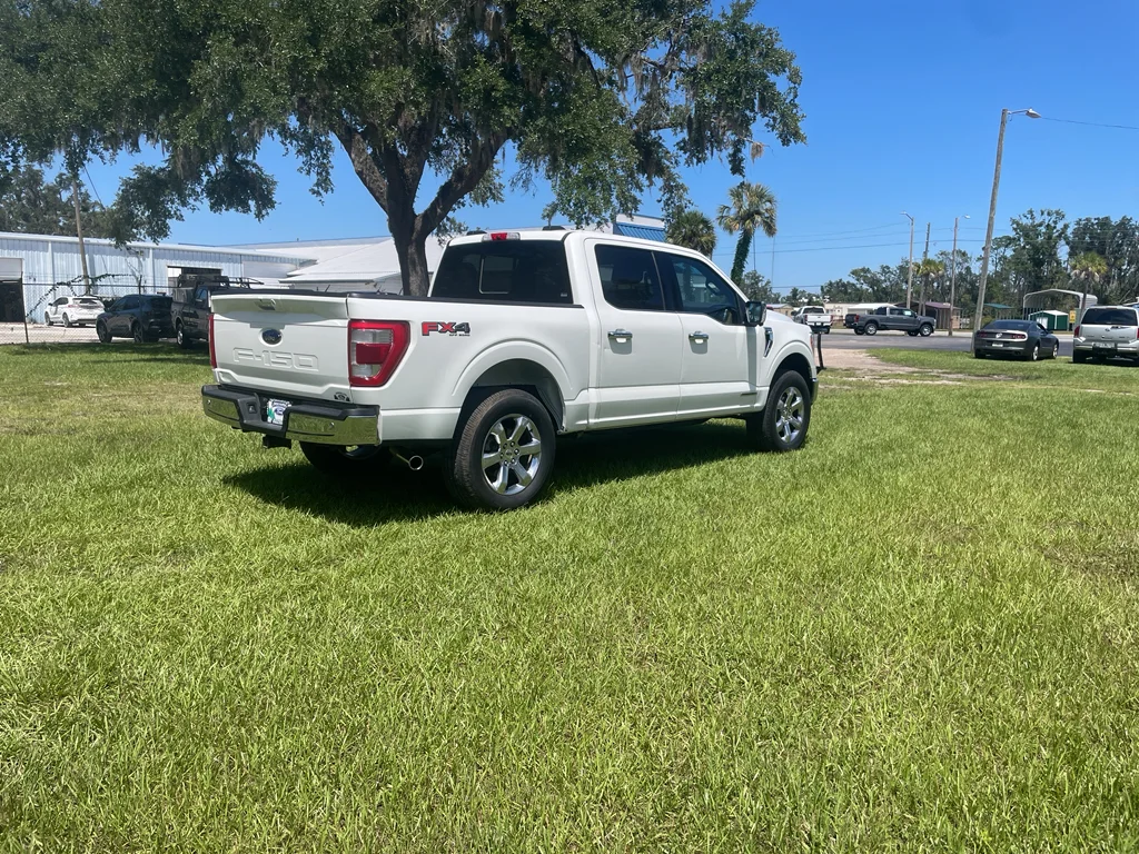 Used 2023 Star White Ford Lariat 4X4 Hybrid image 5