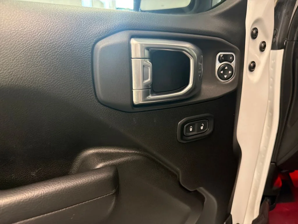 Used 2024 White Jeep Willys image 14