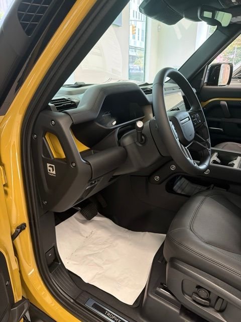 New 2026 Deep Sandglow Yellow Land Rover Trophy Edition Deep Sandglow image 11