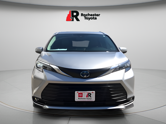 2025 Toyota Sienna XLE 7-Passenger AWD Minivan All-Wheel Drive
